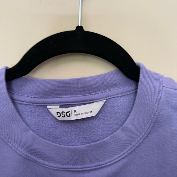 Super plush and comfy crew neck oversized in  small - Picture 2 of 4